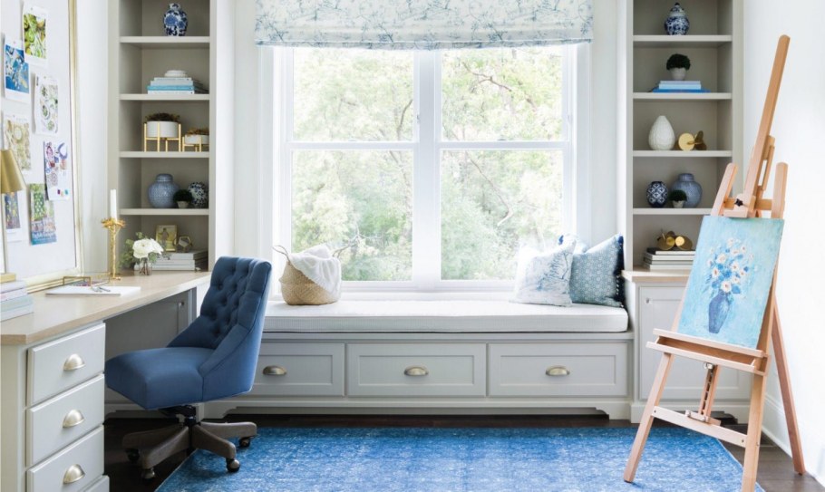 Большой подоконник в интерьере