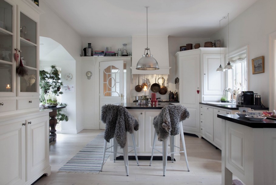 Кухня с эркером в скандинавском стиле