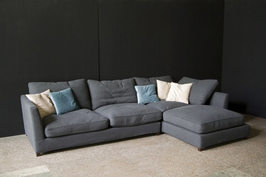 Мягкий диван