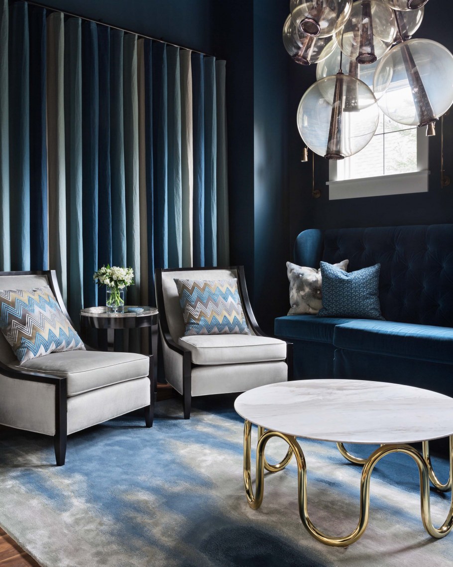 Голубой бархат в интерьере