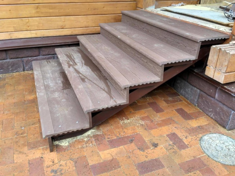 Бетонное крыльцо в дом декор