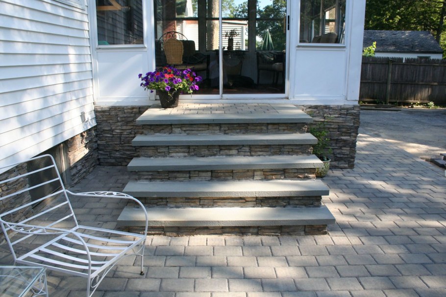 Монтаж ступеней ДПК