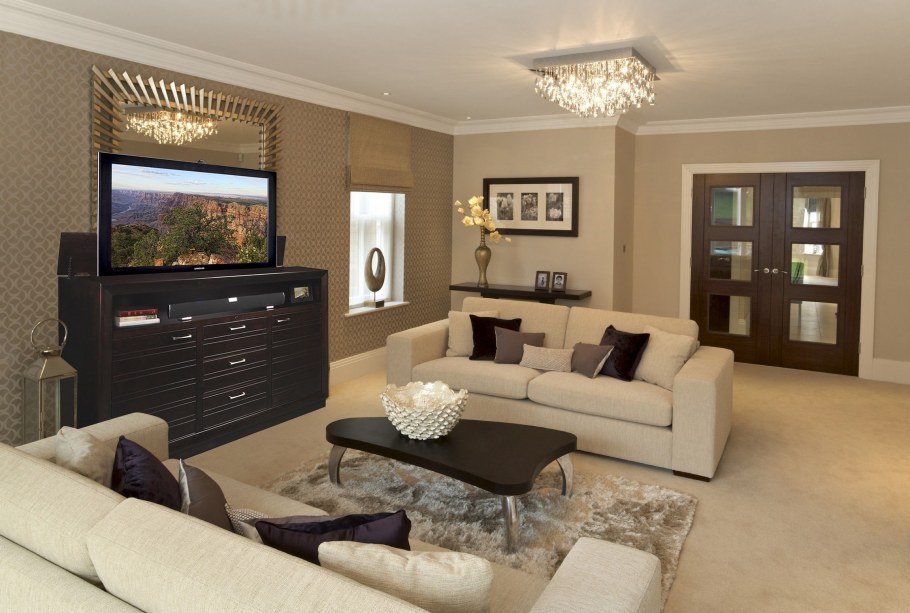 Фактурная штукатурка короед в коридоре