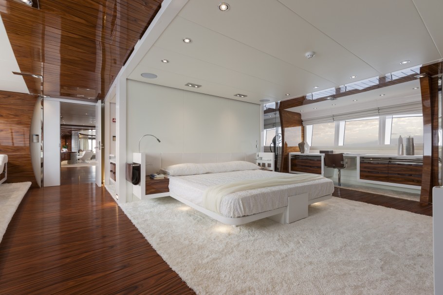 Интерьер современной яхты