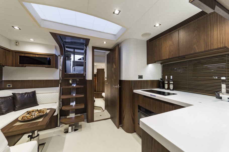 Яхта Галеон 485