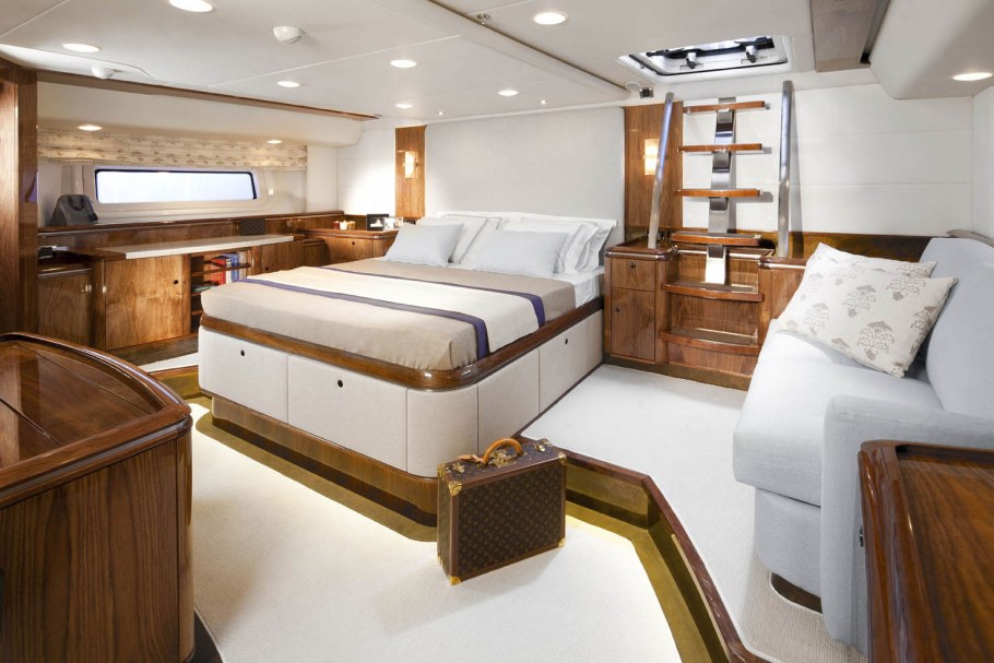 Яхта Master Cabin