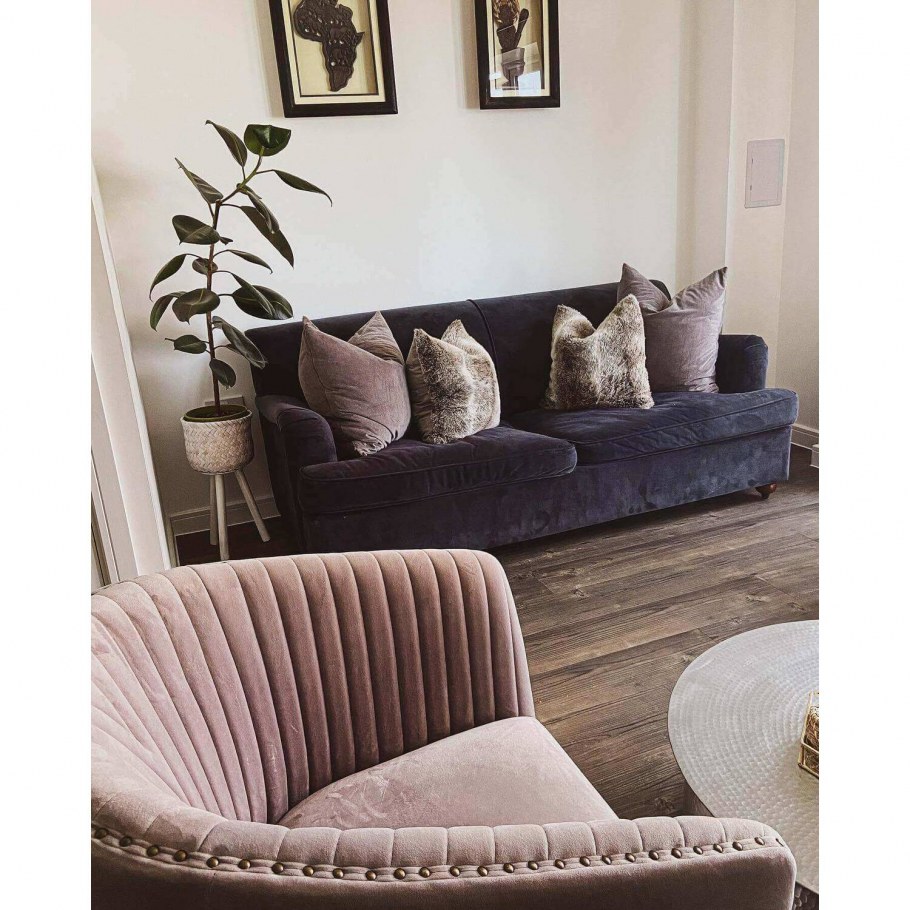 Диван серого цвета