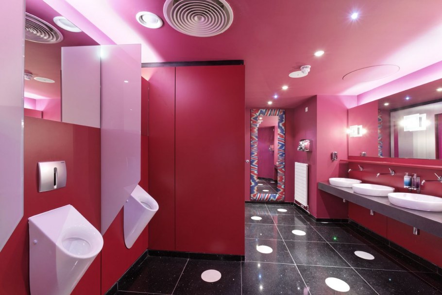 Туалетная комната в ресторане