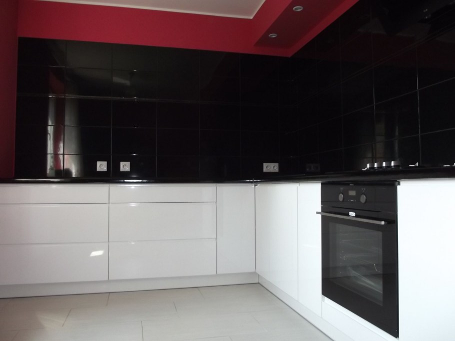 Кухня белый глянец без ручек