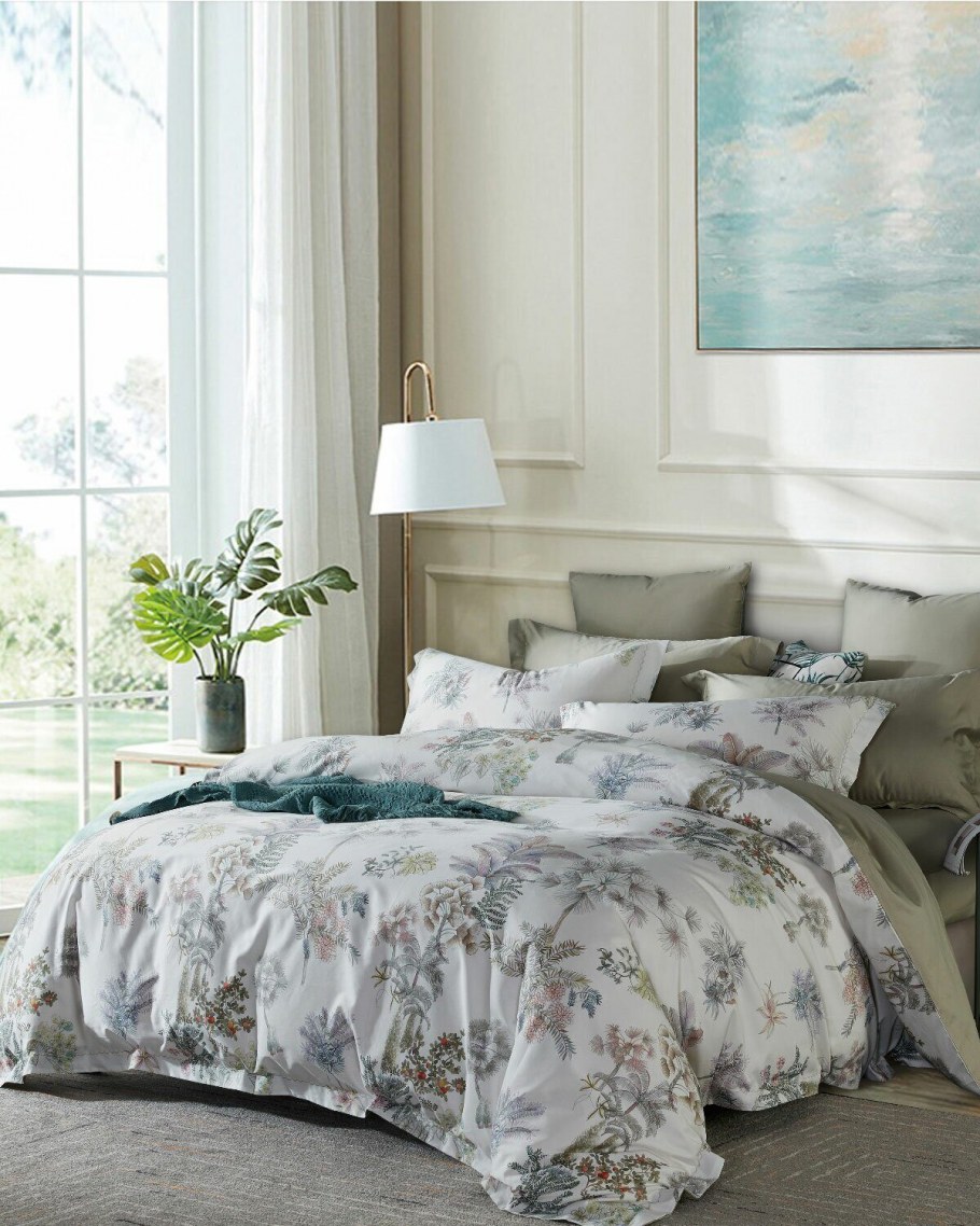 Бохо спальня в светлых тонах