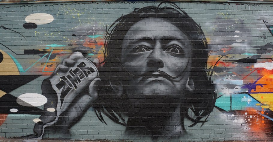 Граффити на стене