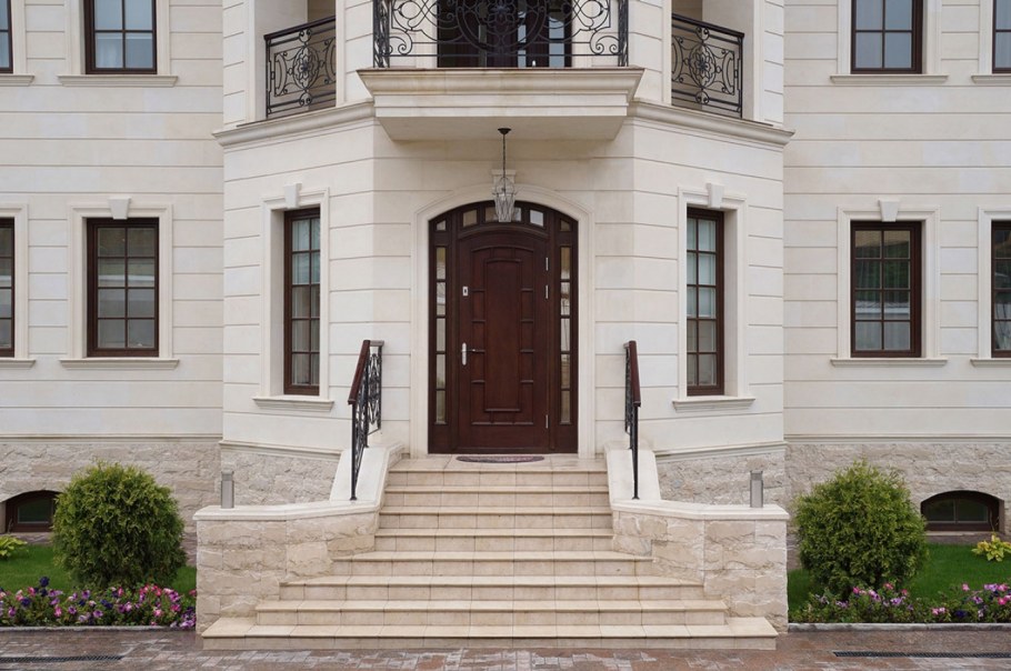 Входная группа в классическом стиле