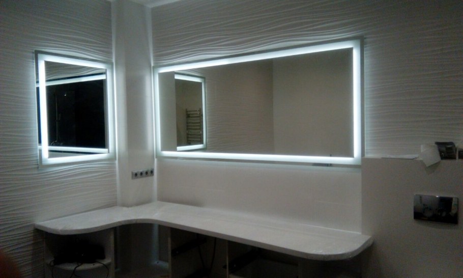 Светодиодная лента по периметру зеркала