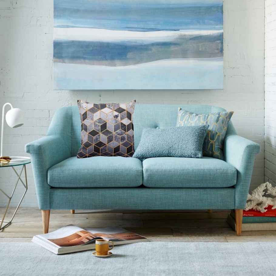 Маленький диван