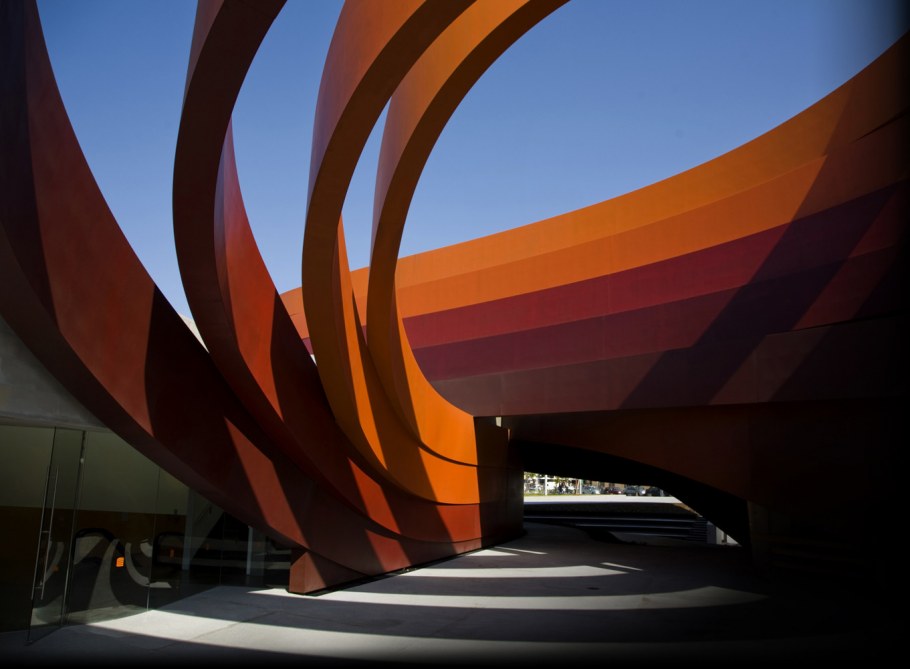 Музей Design Museum Holon Рон Арад