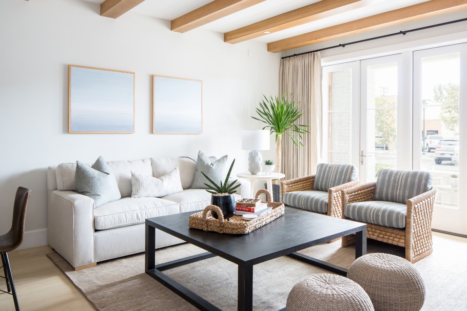 Диваны в интерьере гостиной