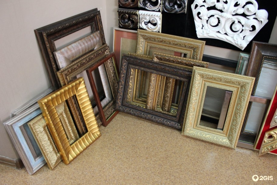 Интерьерный багет цвет металлик сочетание с обоями