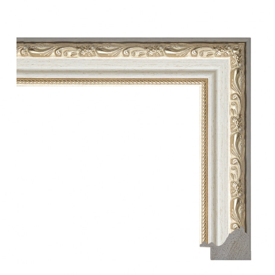 Зеркало в багете в интерьере