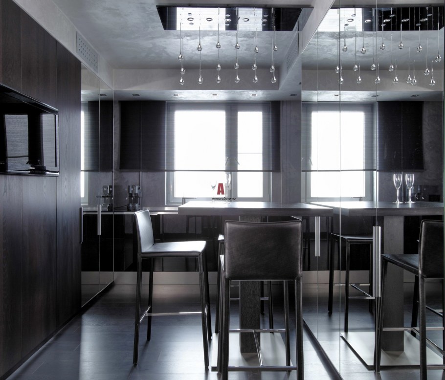 Столовая в квартире в темных тонах