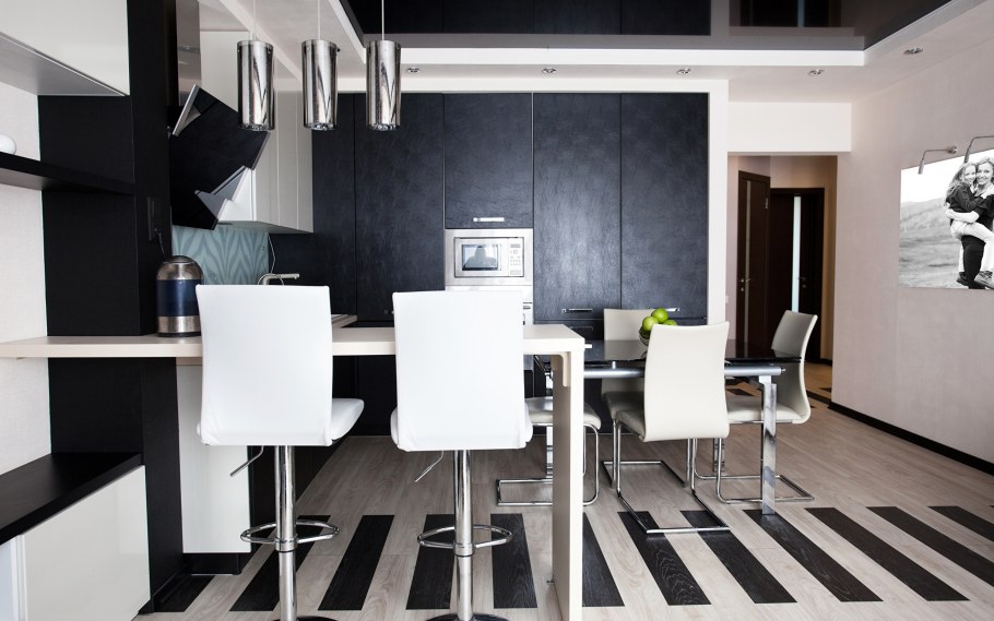 Обеденная зона в стиле Хай тек