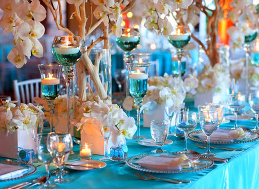 Бирюзовые салфетки на стол