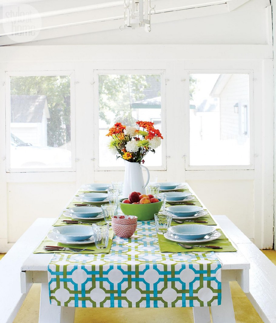 Декор обеденного стола в бирюзовом цвете