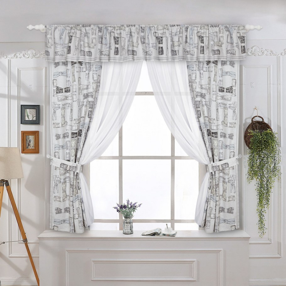 Серые шторы на кухню