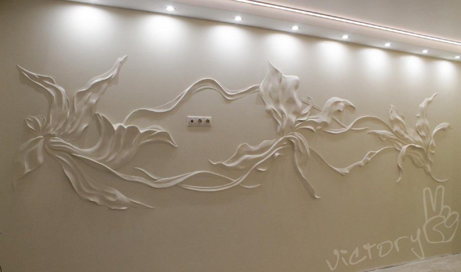 Барельеф абстракция на стене