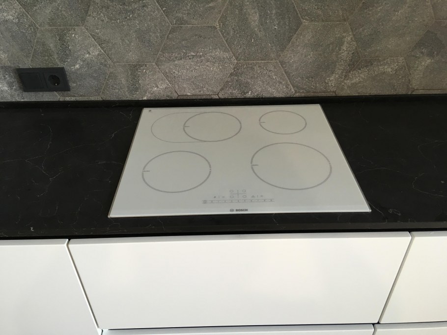 Gt8627 Rhodesia Black