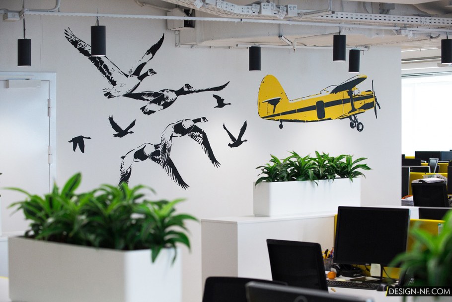 Декор стен в офисе