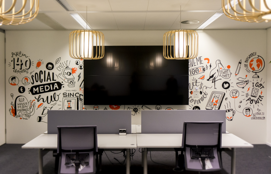 Как креативно украсить пустую стену