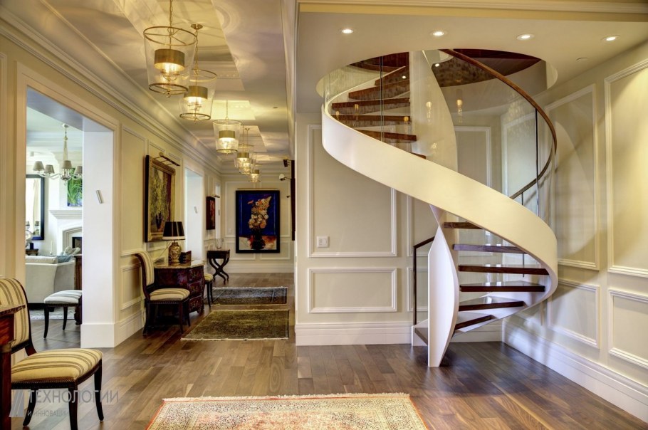 Изогнутая лестница