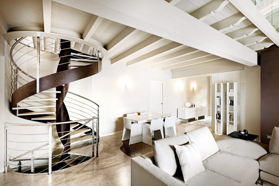 Лестница винтовая металлическая