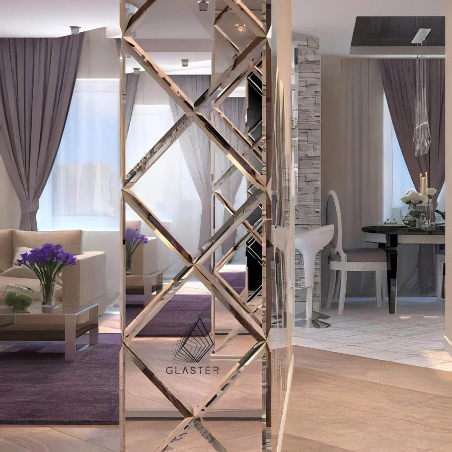 Столб с зеркальной плиткой