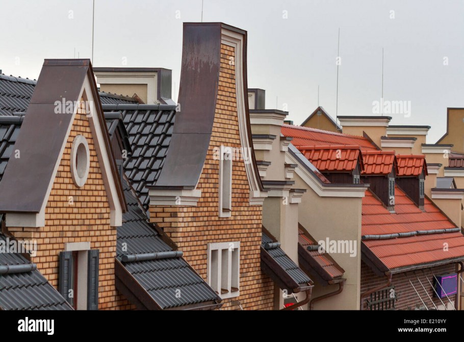 Голландские домики с черепичной крыши