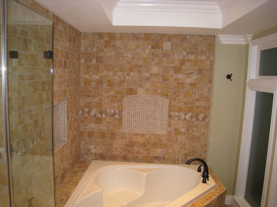 Ванная облицованная кафелем