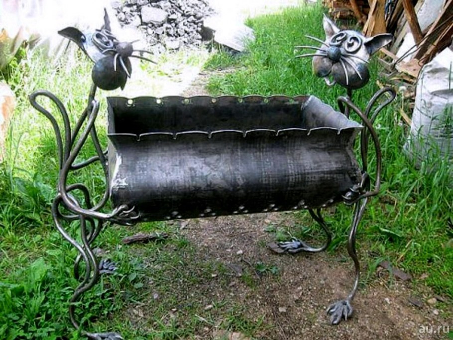 Садовые скульптуры из металлолома