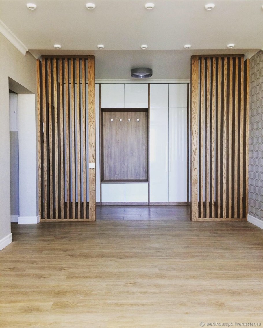 Перегородка из белых реек