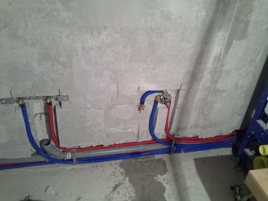 Разводка водопровода металлопластиковыми трубами