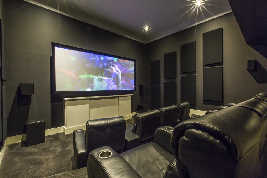 Домашний кинотеатр комната
