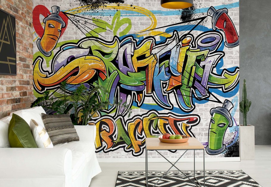 Первые настенные надписи граффити