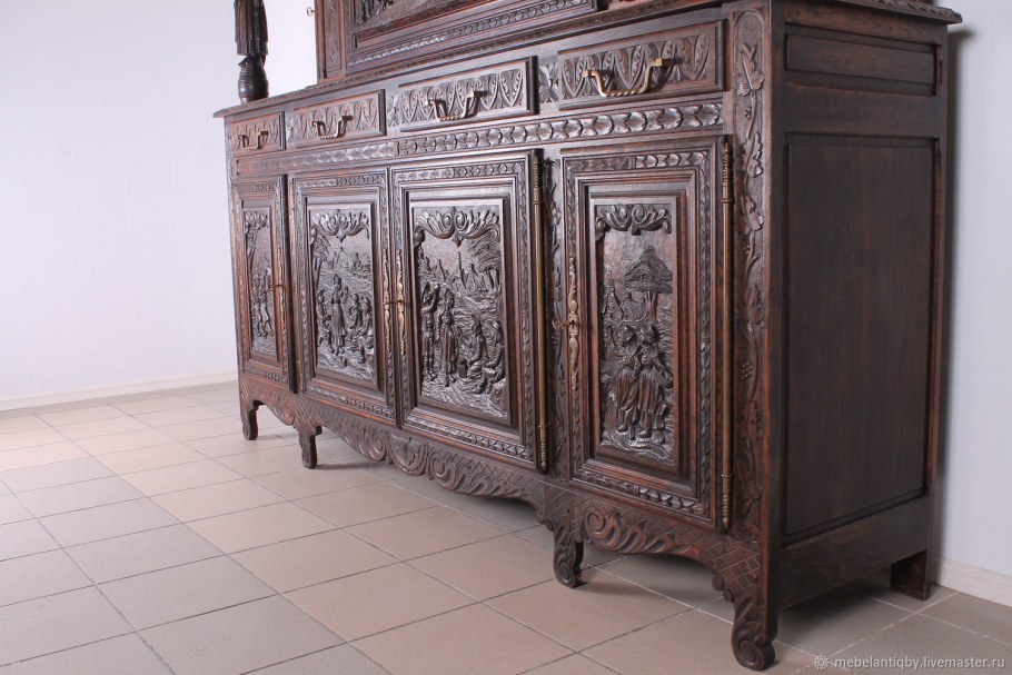 Антикварная резная мебель