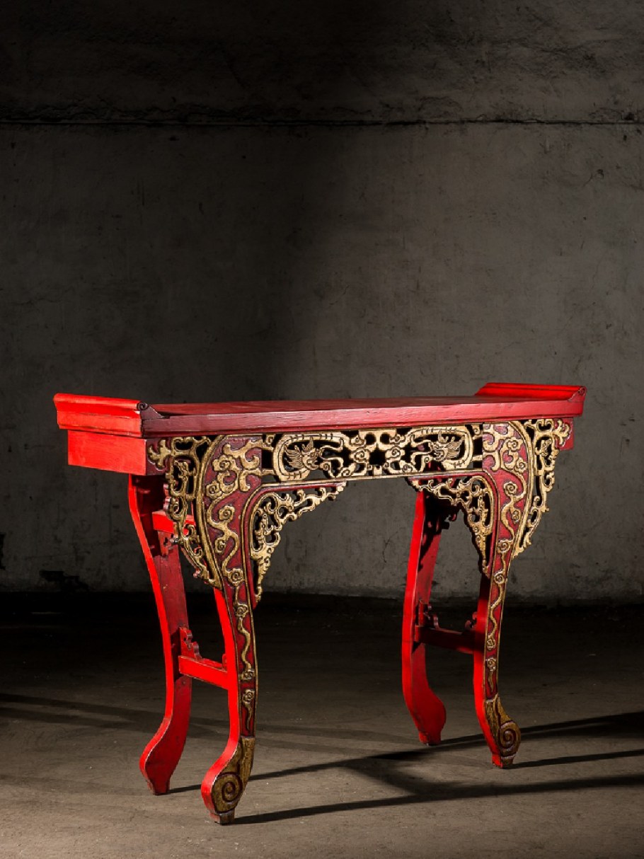 Столик в китайском стиле