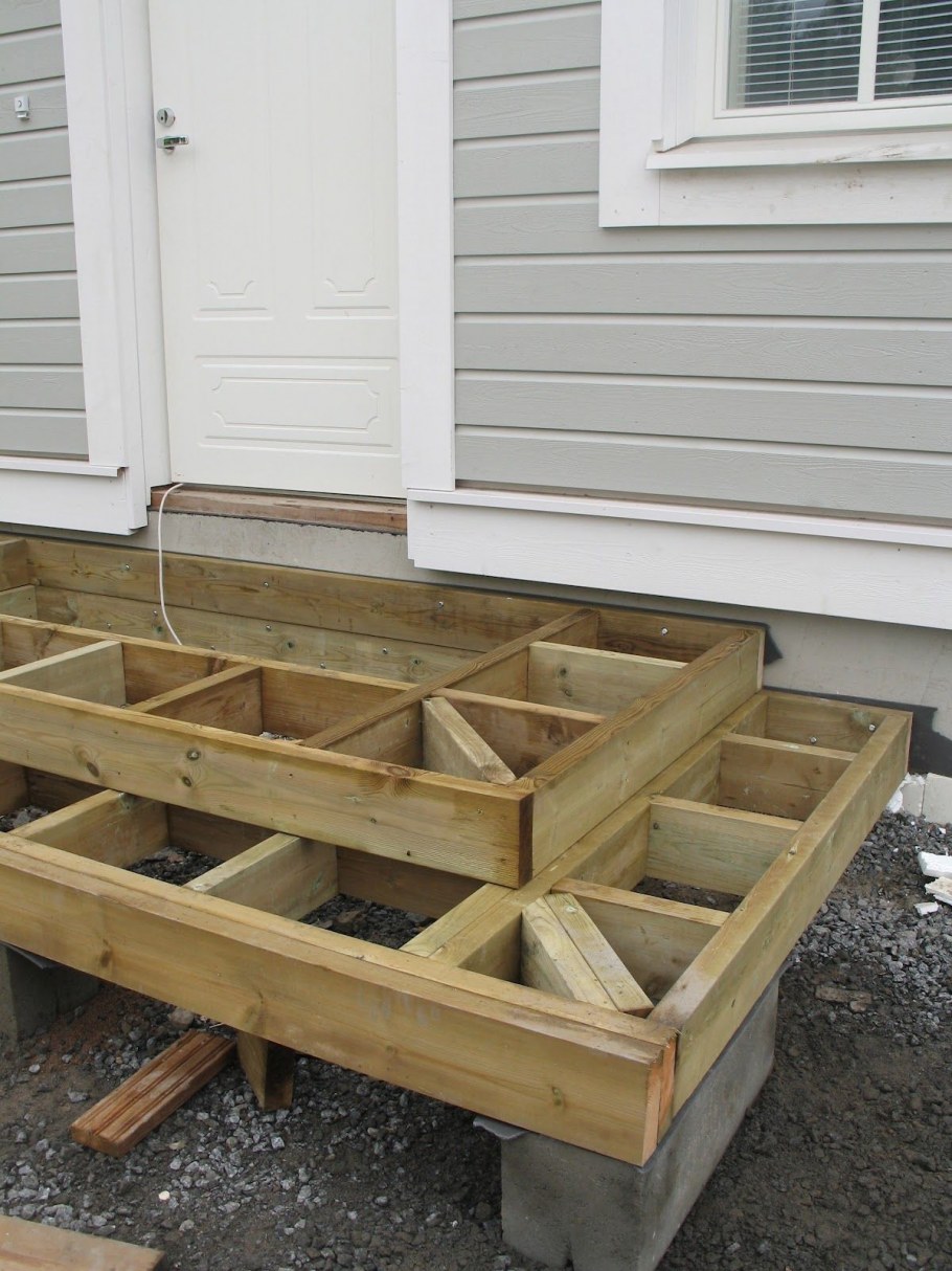 Деревянные ступени для крыльца