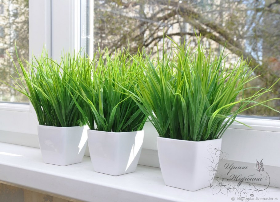 Искусственное растение в кашпо