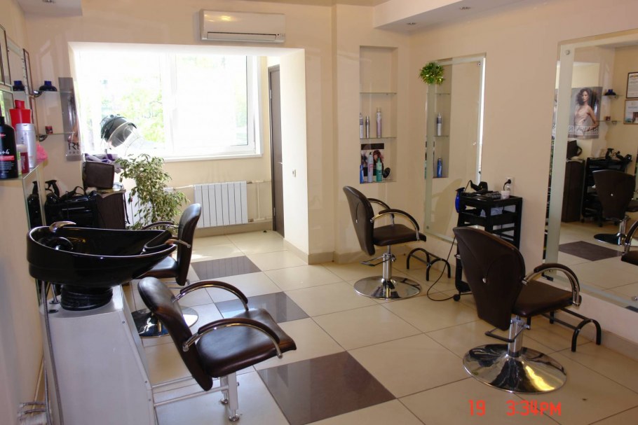 Интерьер маленькой парикмахерской