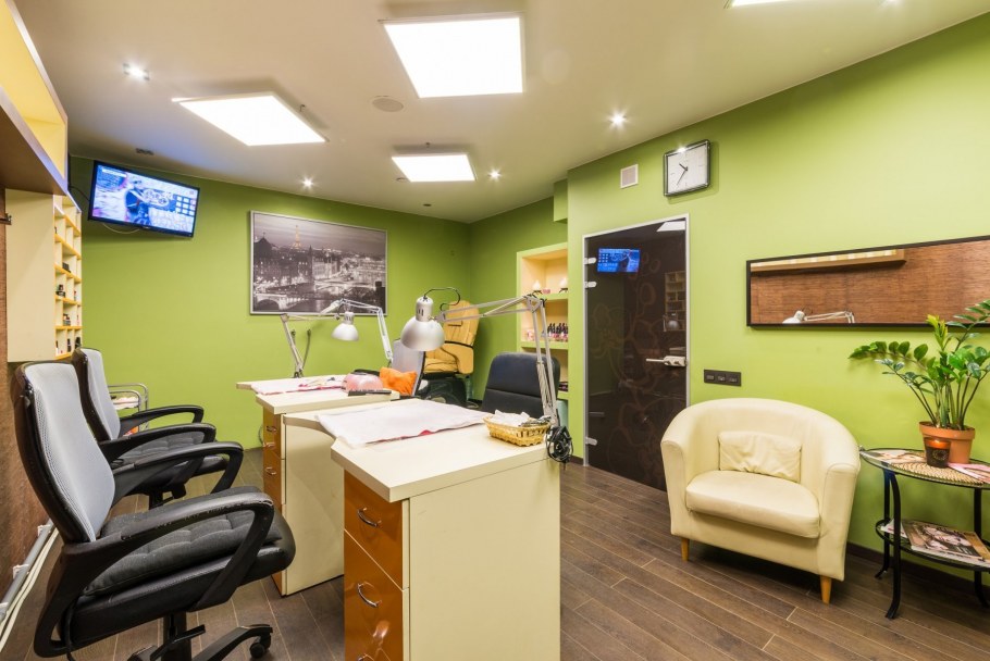 Интерьер парикмахерской эконом класса