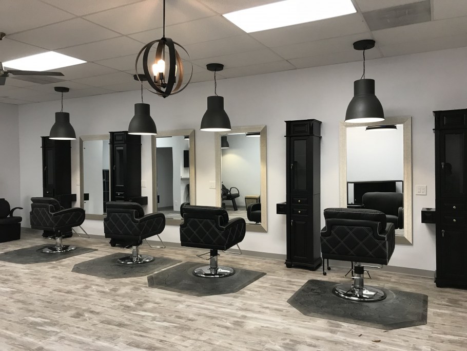 Интерьер парикмахерской эконом класса