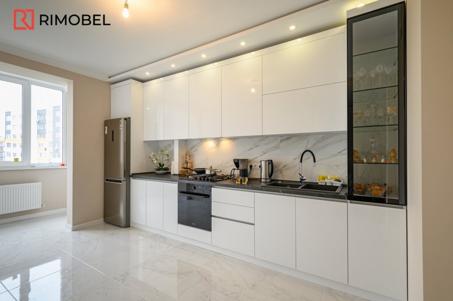 Кухня под потолок