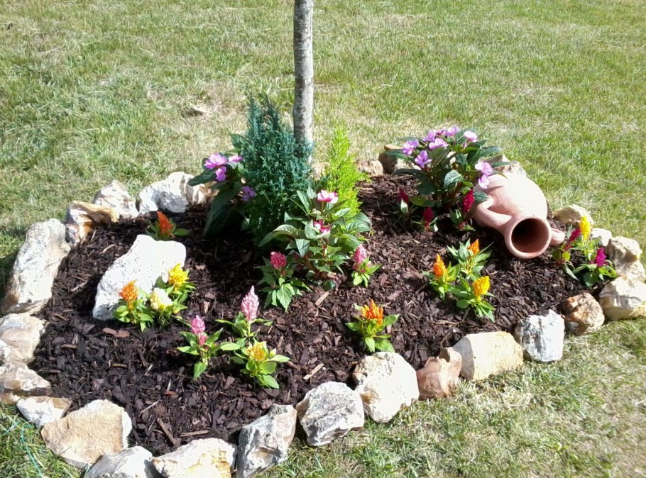 Клумба из камней